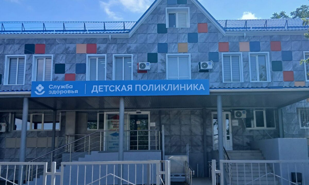 В Калининском районе тысячу детей приняли в поликлинике после капремонта
