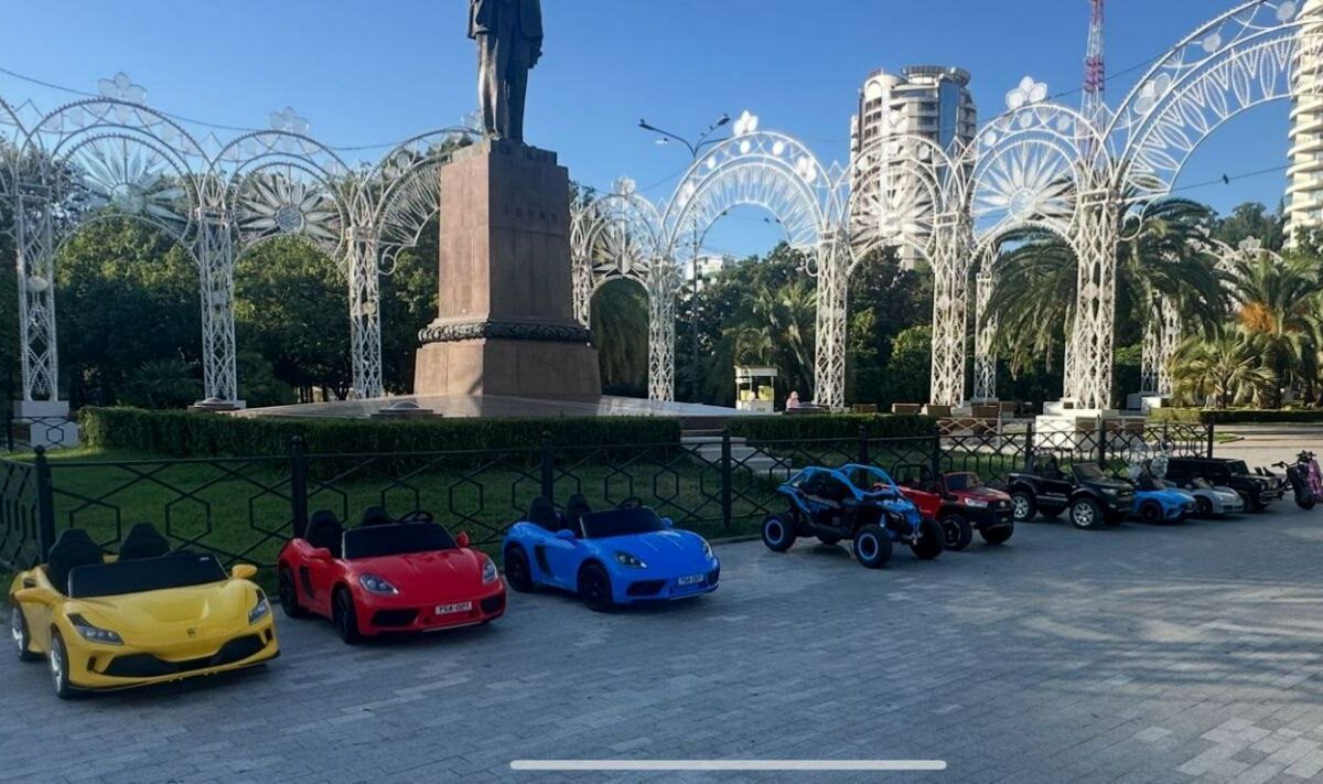 Полицейские изъяли у предпринимателя 13 детских электромашинок в Сочи