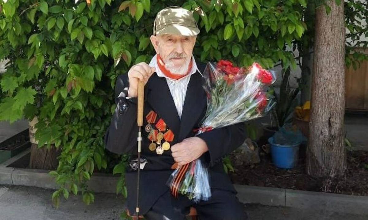Кондратьев поздравил с вековым юбилеем ветерана войны из Краснодара