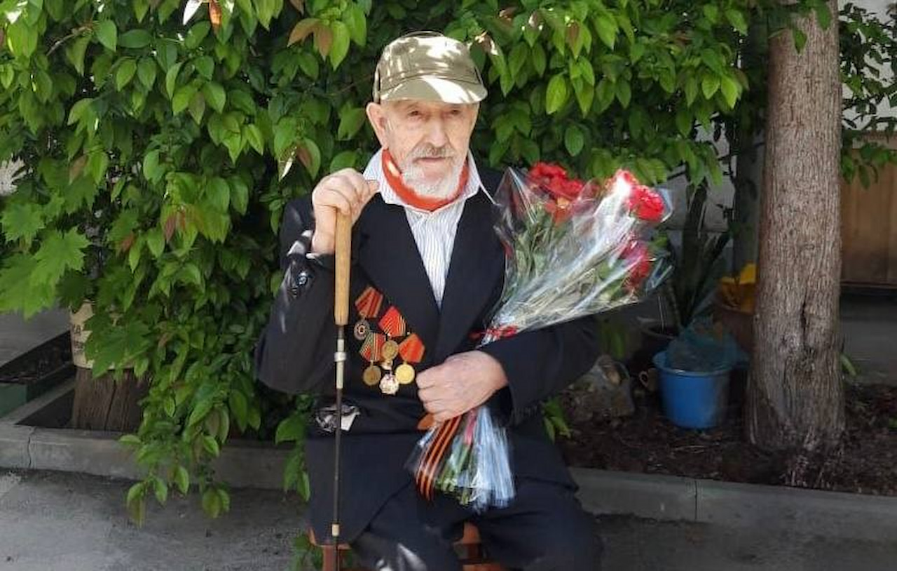 Кондратьев поздравил с вековым юбилеем ветерана войны из Краснодара