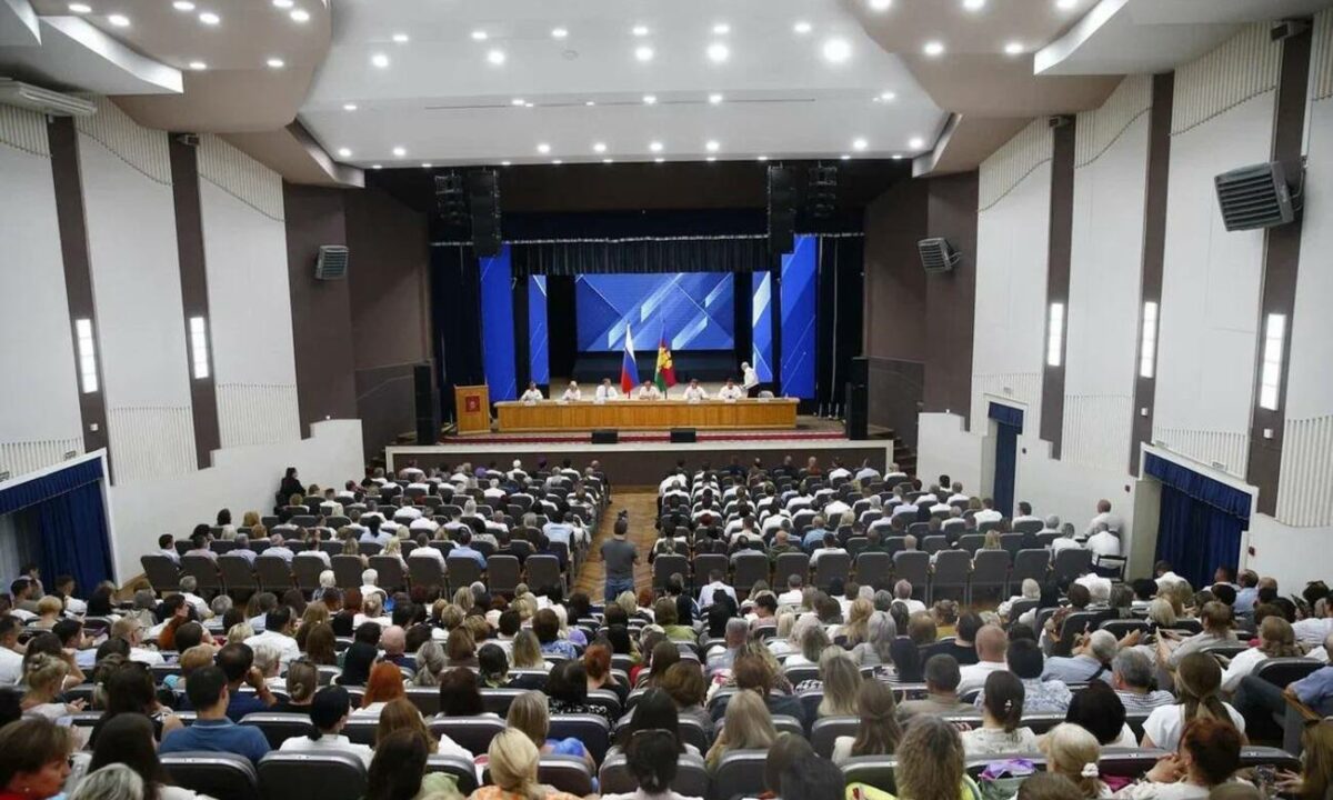 Проблему с летними отключениями электричества в Армавире решат до конца года