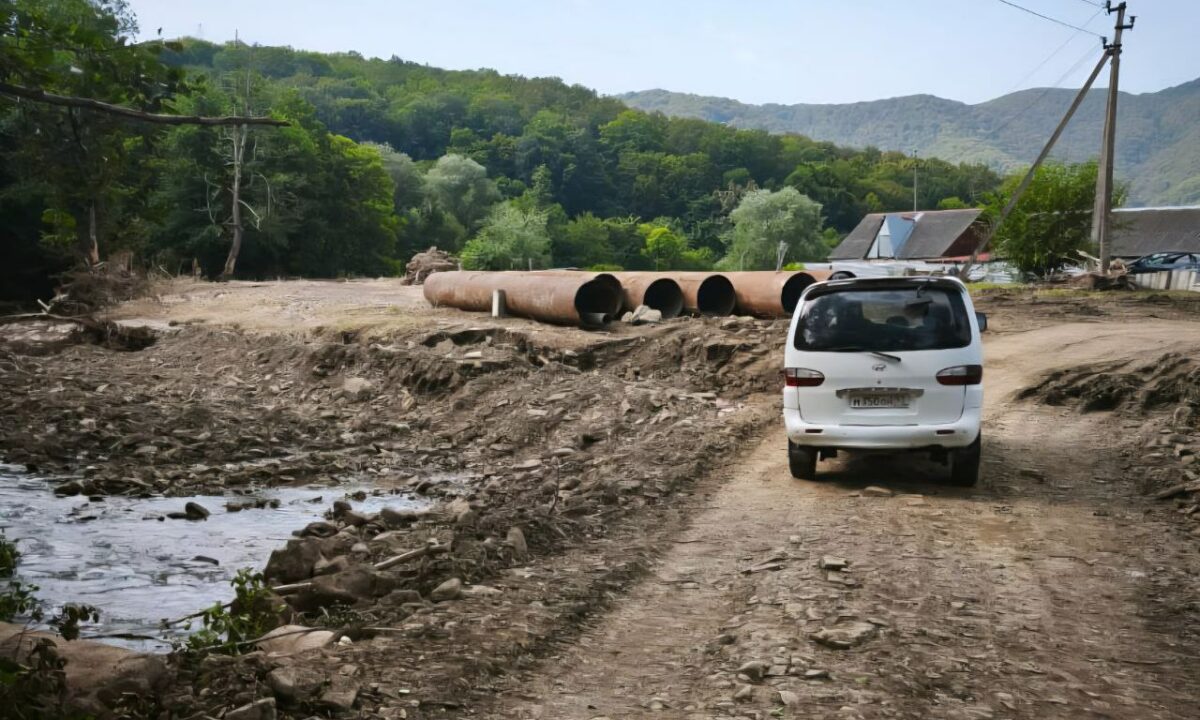 Вторую временную переправу установили в селе Молдавановка Туапсинского округа