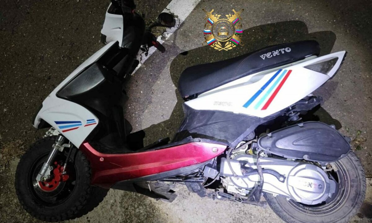 Подросток на мопеде попал в больницу после ночного ДТП на Кубани