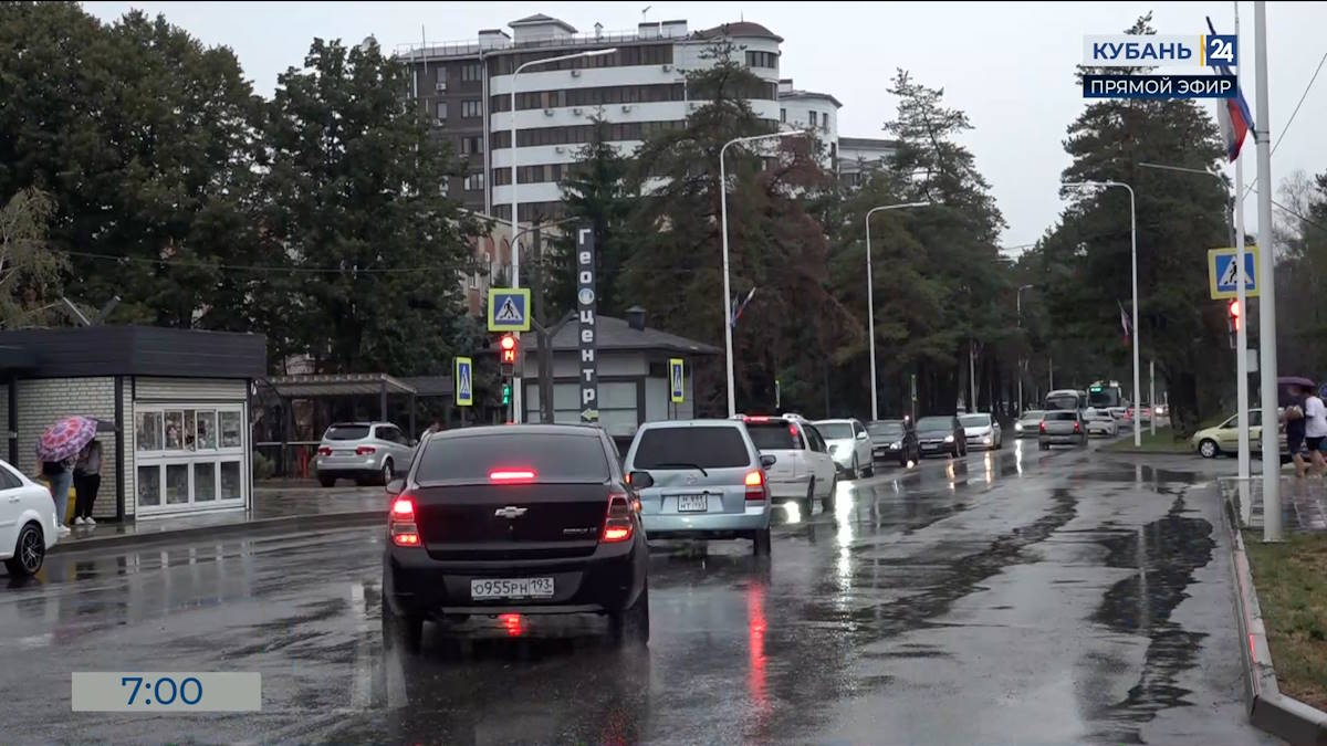 МЧС предупредило о сильных дождях и штормовом ветре на Кубани