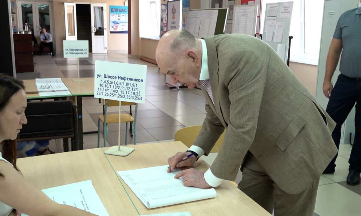 Главврач ККБ № 1 Владимир Порханов проголосовал на выборах губернатора Кубани