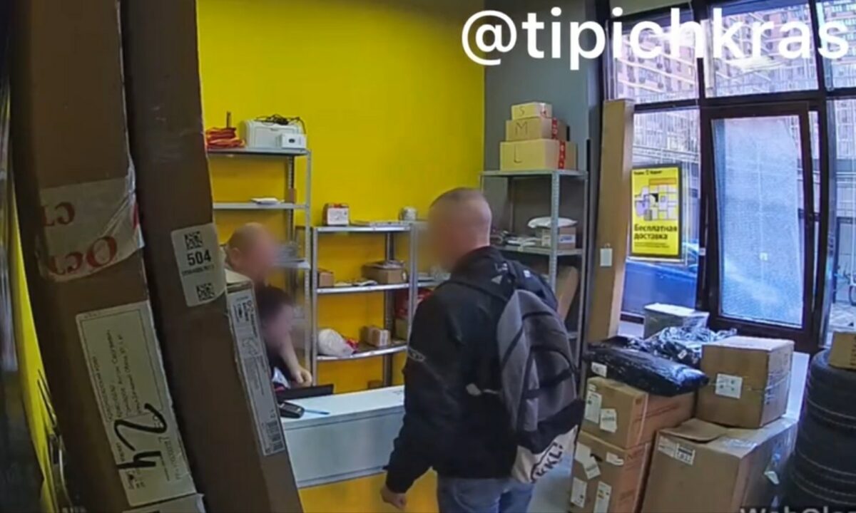 Юрист Моторин пояснил, что грозит избившему сотрудницу ПВЗ в Краснодаре мужчине