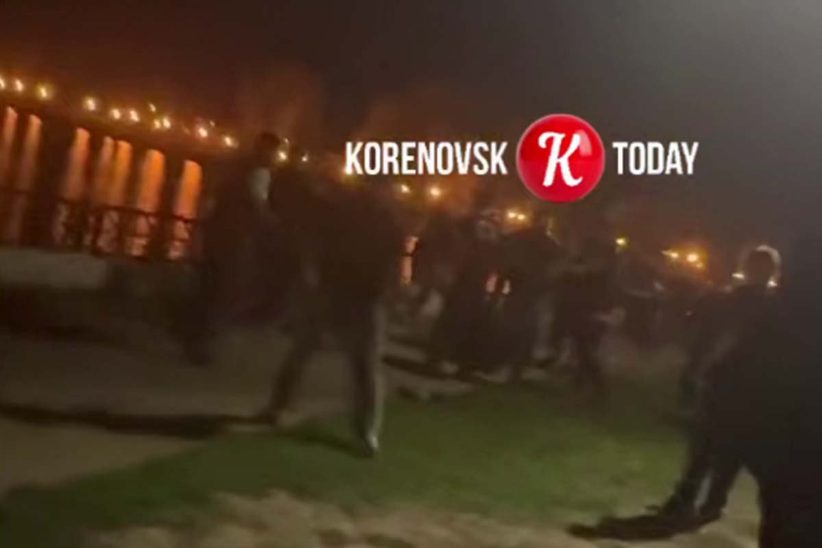 Массовая драка произошла у парка в Кореновске, полиция проводит проверку