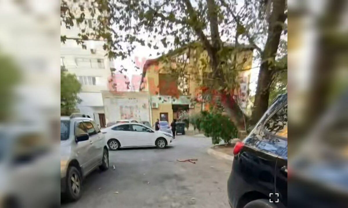 В Анапе водитель ударил девушку, поцарапавшую его машину во дворе