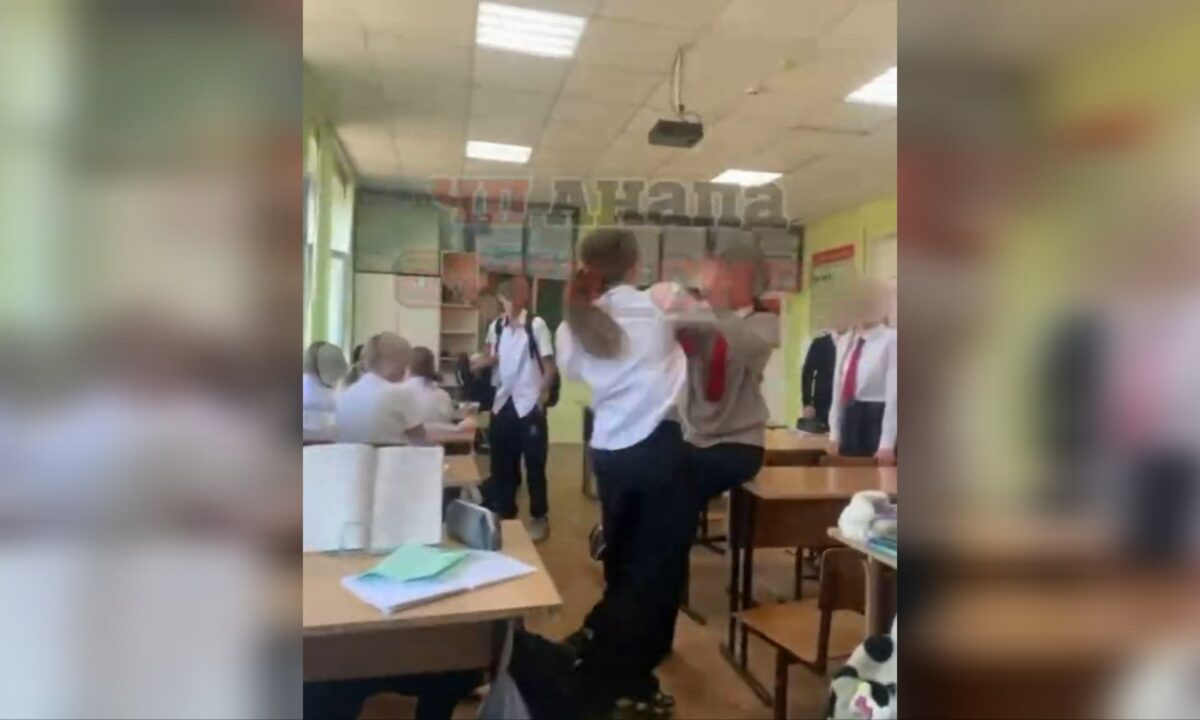 В Анапе организовали проверку после драки двух девочек в школе