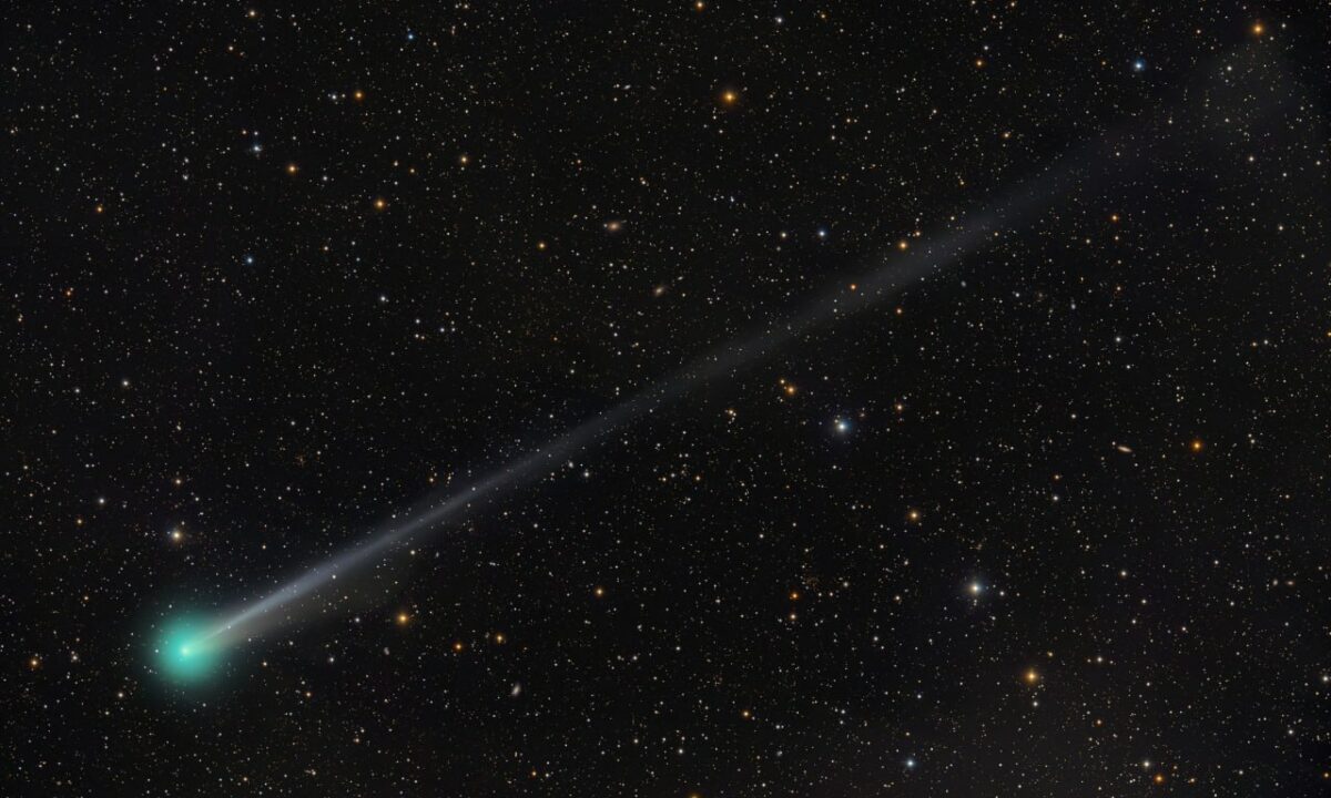 Жители Кубани в октябре смогут без телескопа разглядеть самую яркую комету осени