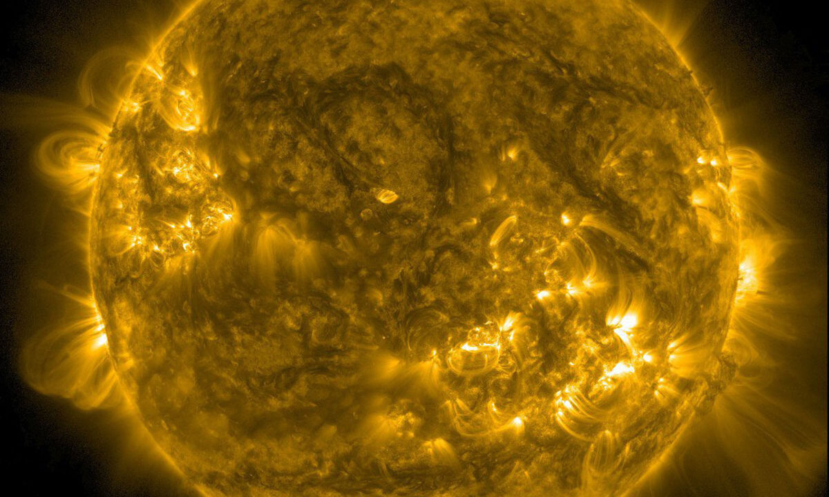 Сильная вспышка произошла на Солнце 29 сентября