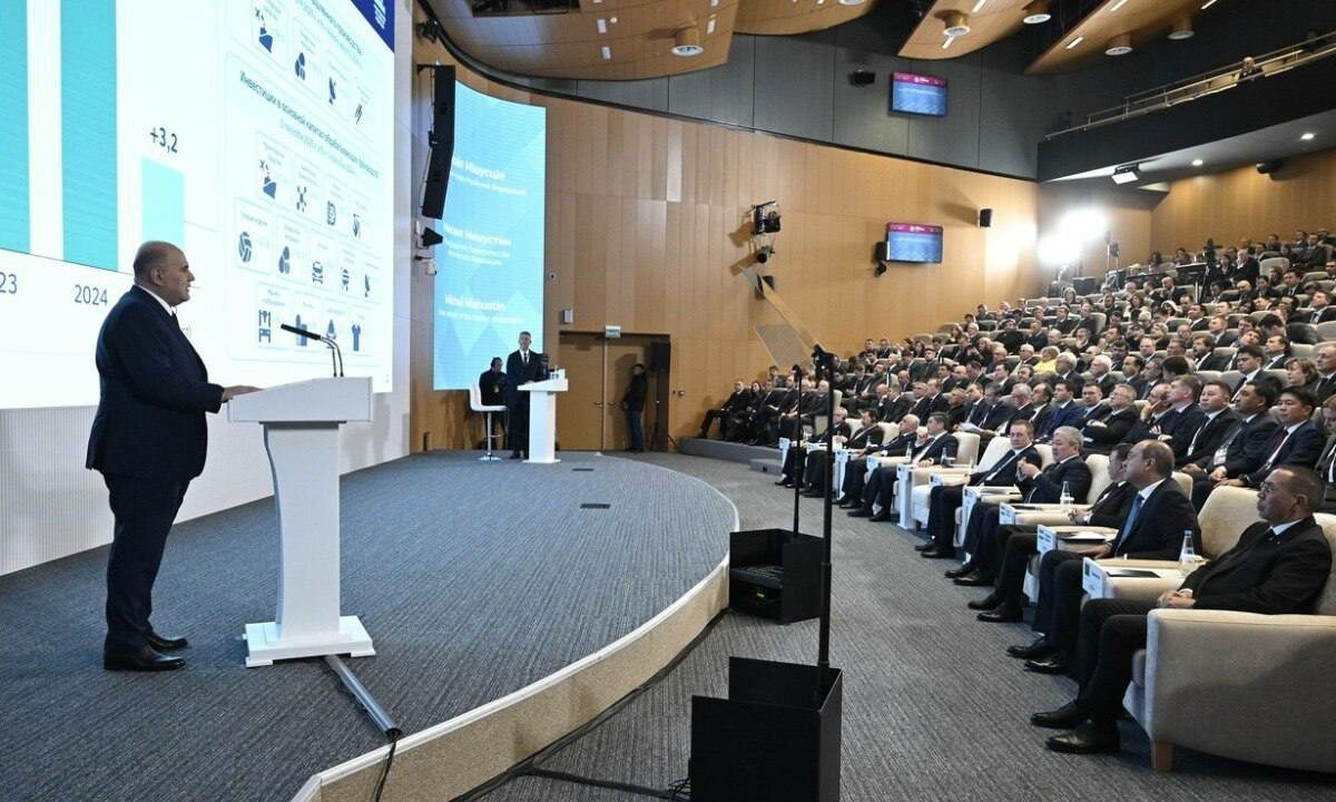 Перспективы промышленности обсудили на пленарном заседании «Иннопрома» в Минске