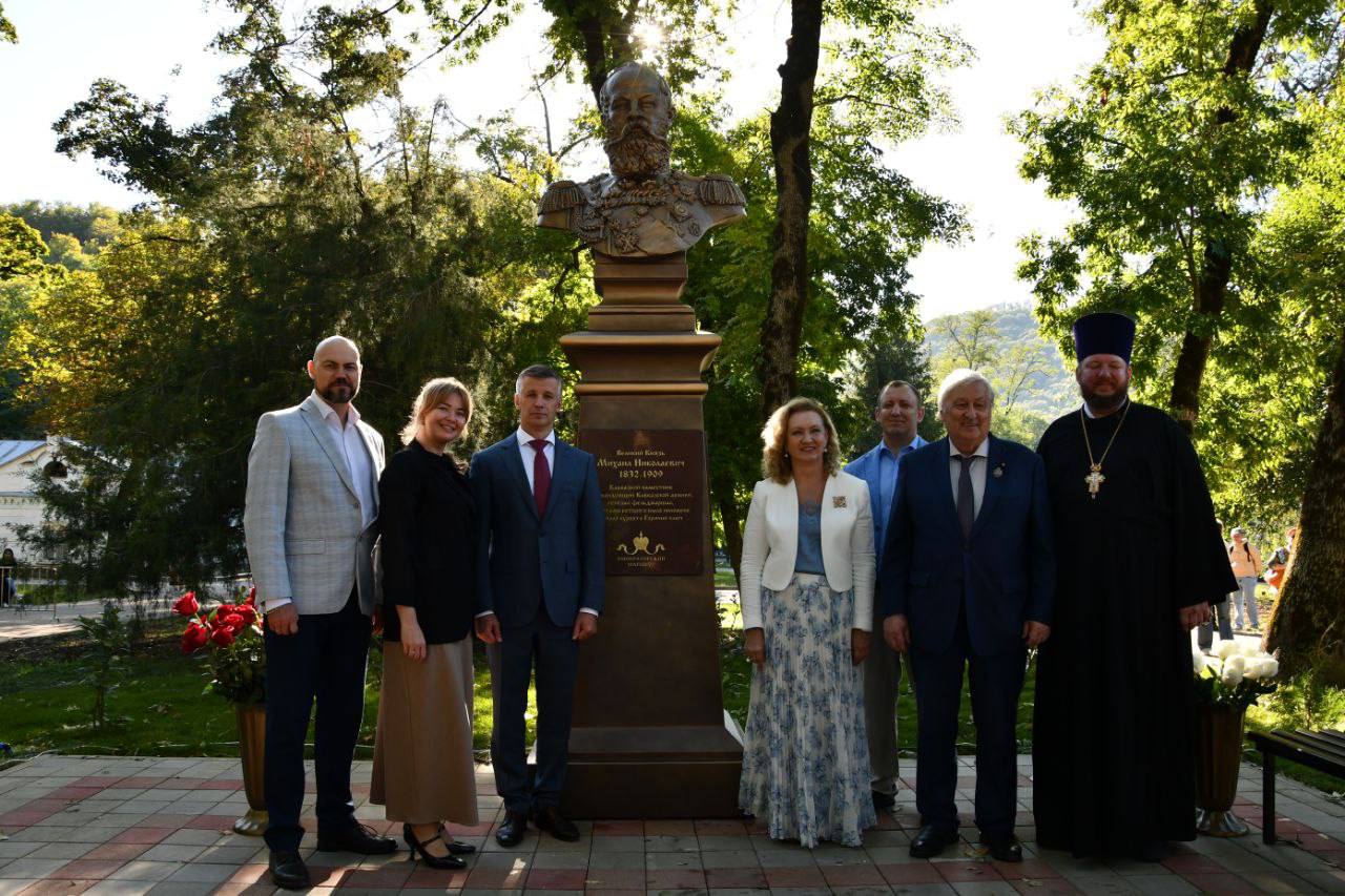 Бюст великого князя Михаила Романова установили в Горячем Ключе