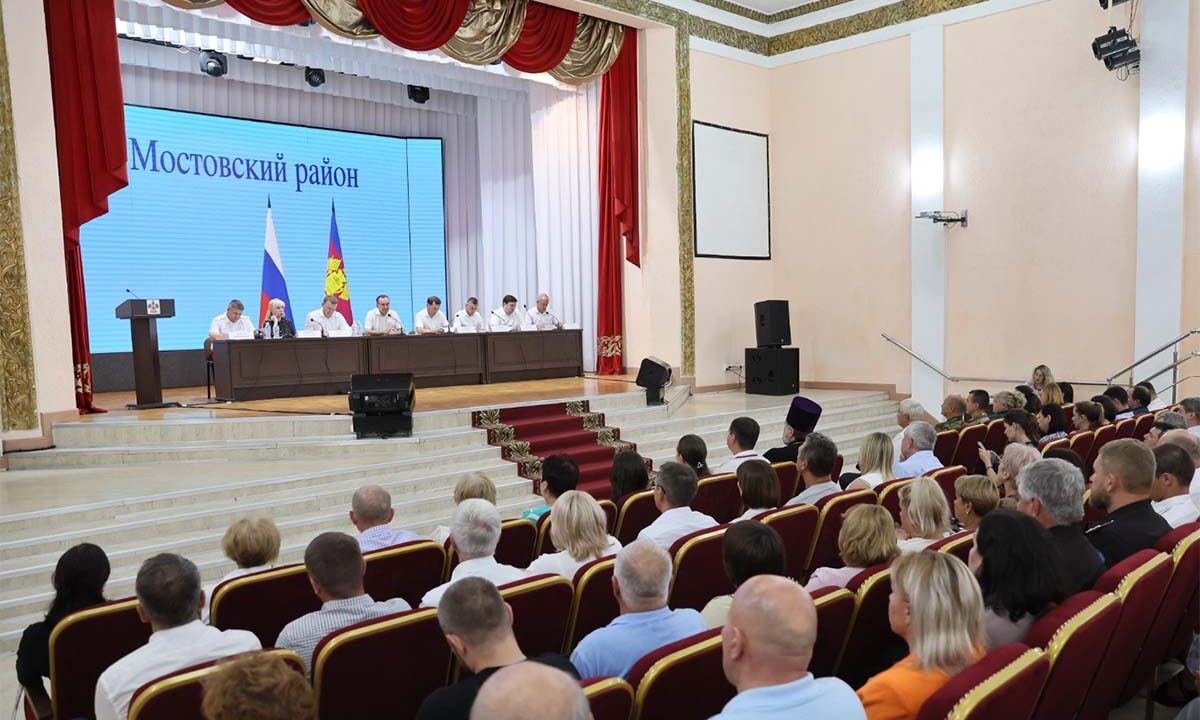 Во встрече с губернатором Кубани участвовали 200 жителей Мостовского района