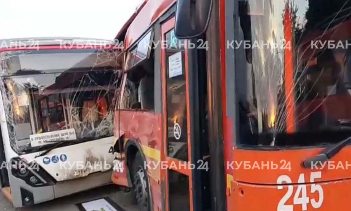 Сбитый троллейбусом в депо мойщик скончался в больнице в Краснодаре