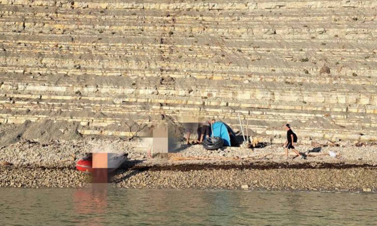 Турист получил травмы головы после камнепада на диком пляже в Геленджике