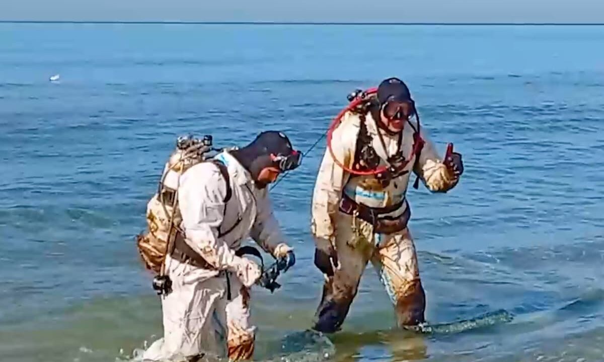 Мазут полностью убрали со дна моря на побережье Анапы и Темрюкского района