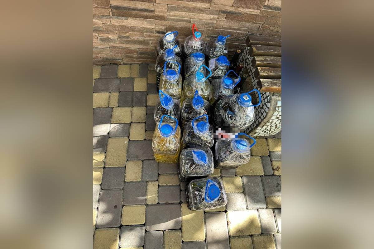 Более 8 тонн нелегального алкоголя обнаружили в подвале дома жителя Анапы