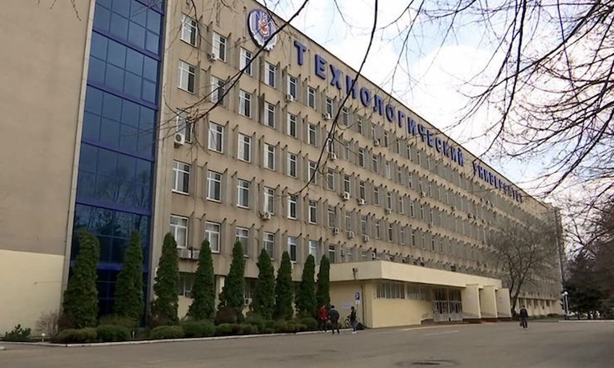 В КубГТУ предложили использовать рисовую солому для получения удобрений и стекла