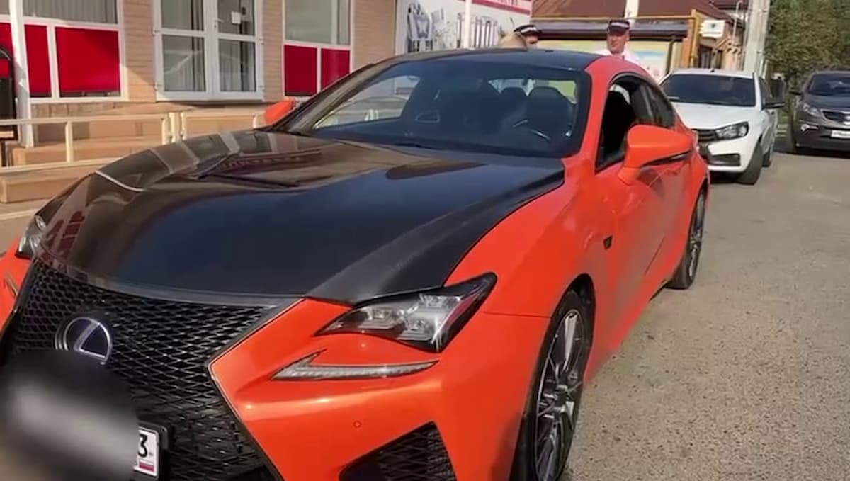 Водитель на Кубани едва не лишился спортивного Lexus за штрафы на 1,3 млн рублей