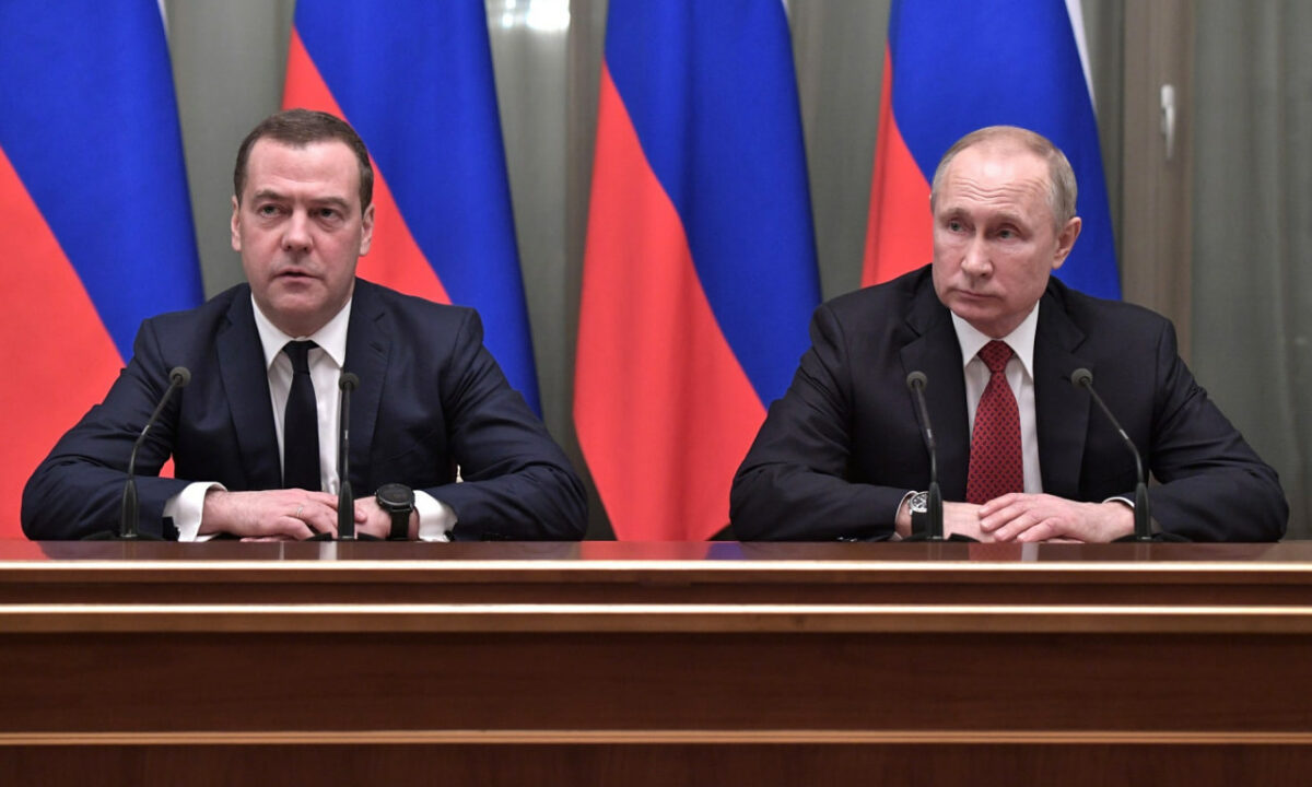 Путин наградил Медведева орденом «За заслуги перед Отечеством» IV степени