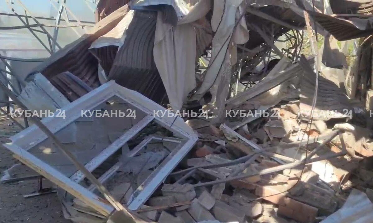 Обломки сбитых БПЛА повредили порядка 8 домовладений в Калининском районе