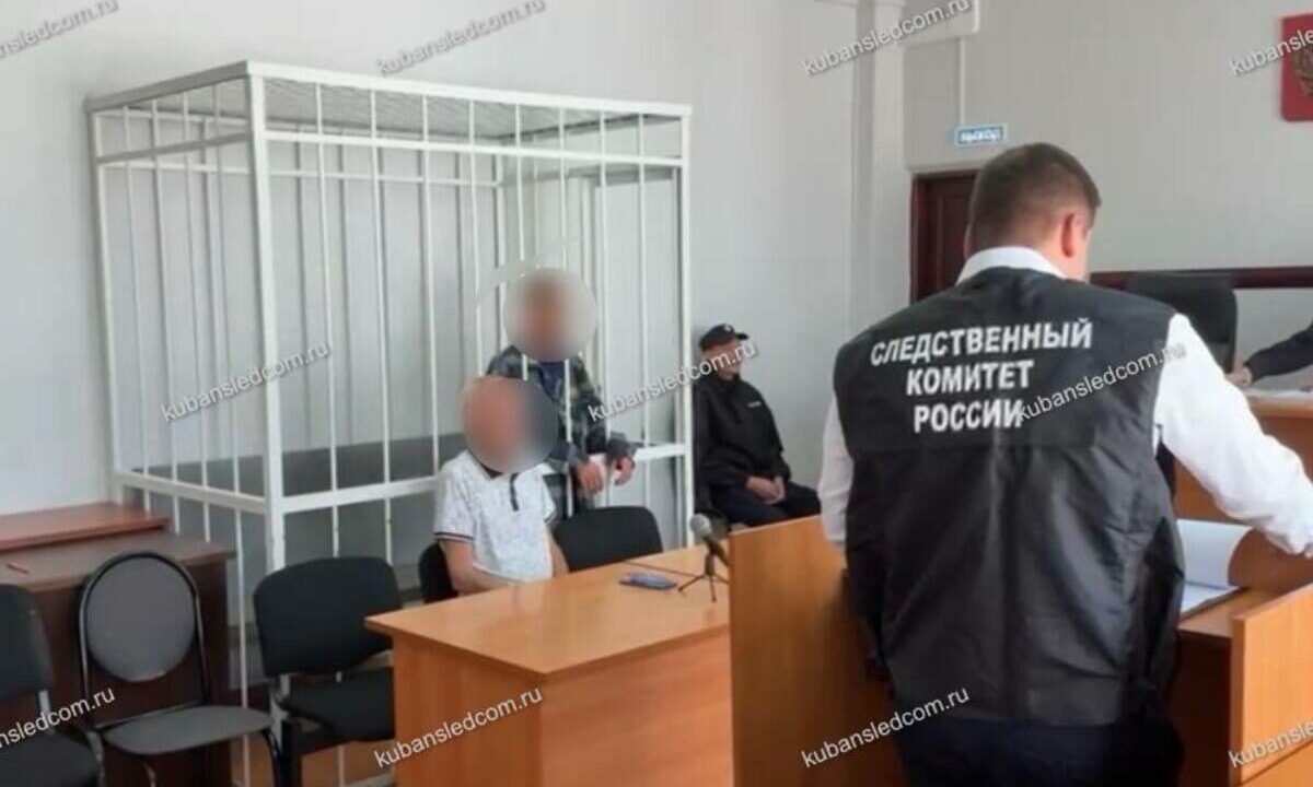 Житель Кубани пытался зарезать двух взрослых и подростка из-за бытовой ссоры