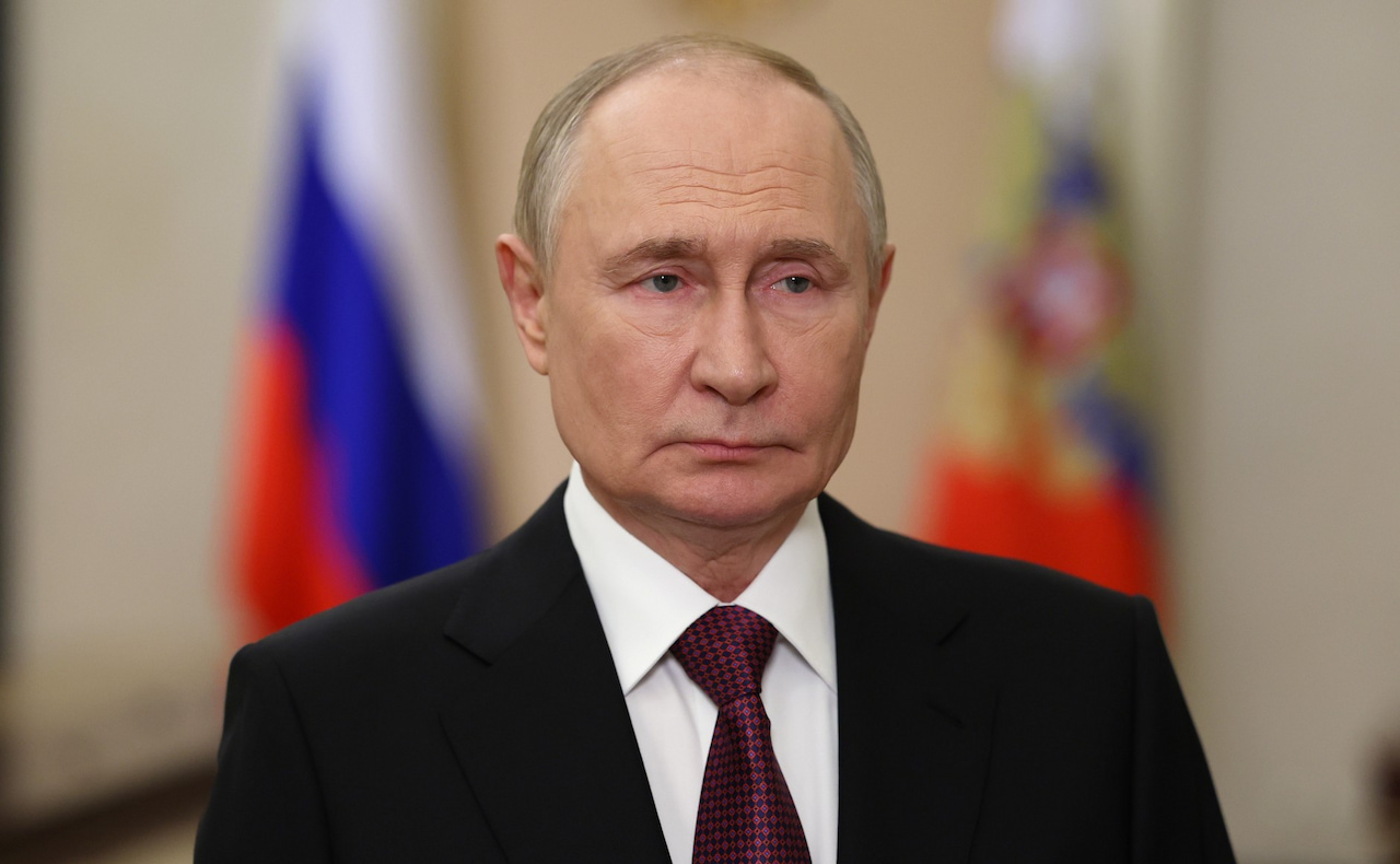 Путин поздравил россиян с Днем воссоединения новых регионов с РФ