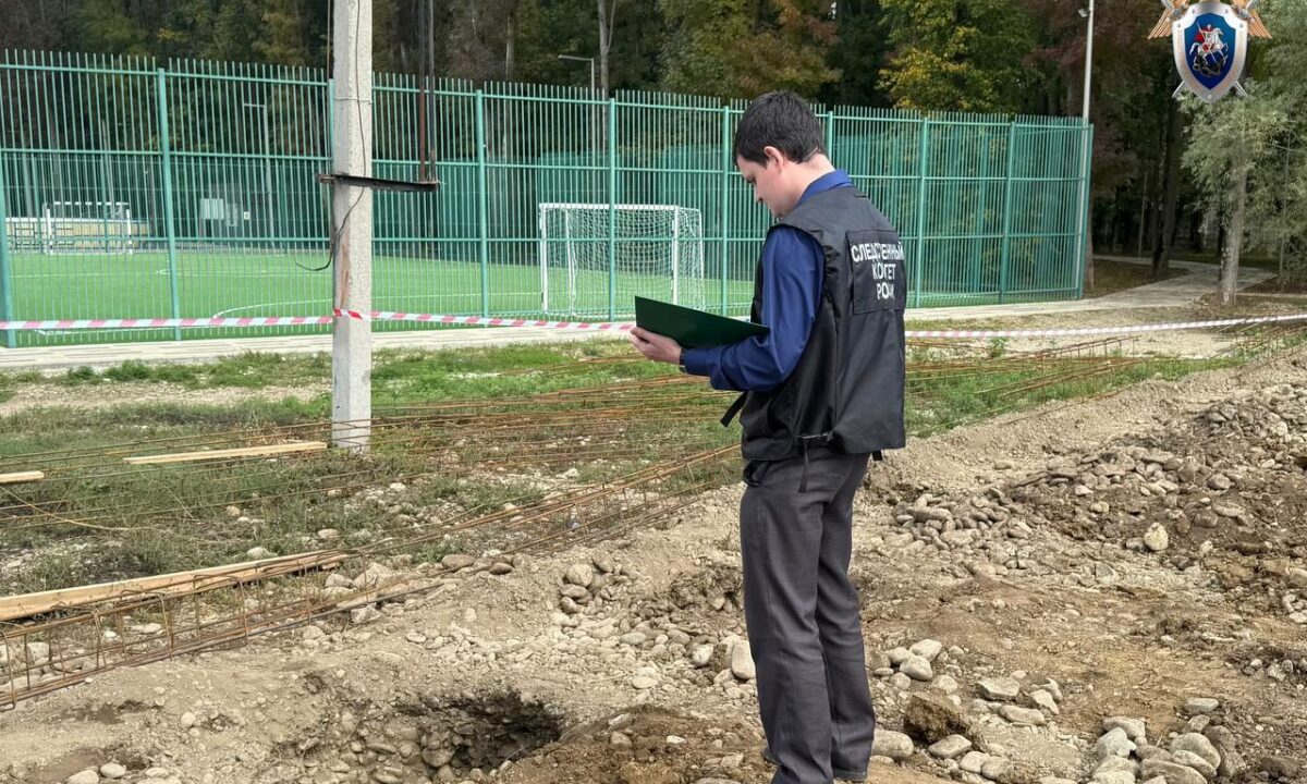 Уголовное дело возбудили после падения мальчика в строительную яму в Апшеронске
