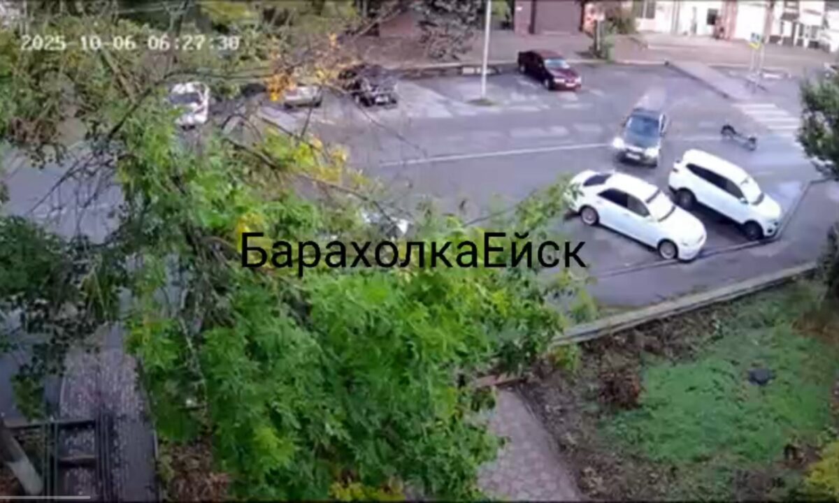 В Ейске пьяный водитель, уходя от погони, разбил две машины и попытался сбежать