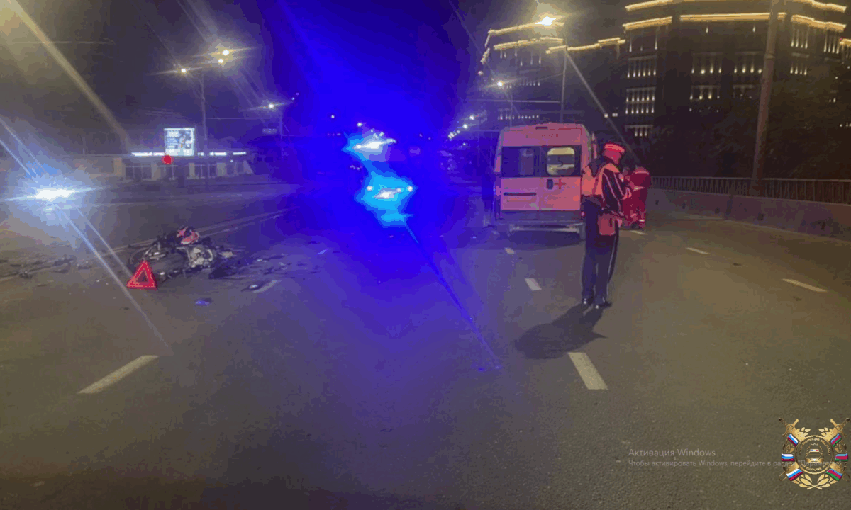 Мотоциклист погиб в ДТП со скорой на Северном мосту в Краснодаре