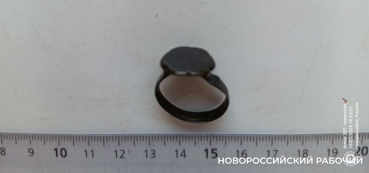 Турецкий перстень XVIII века нашли археологи на «Малой Земле» в Новороссийске