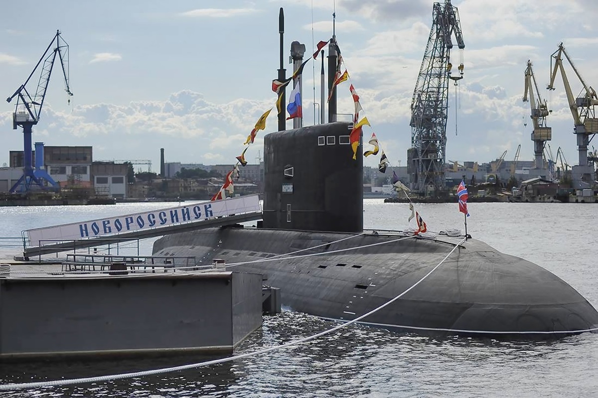 Подлодку «Новороссийск» заметили у берегов Франции