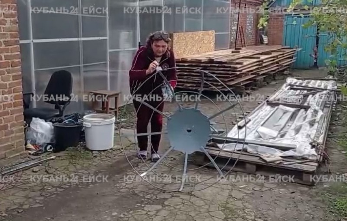 В Ейском районе установили новые металлические гнезда для аистов