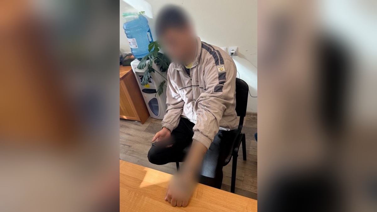 В Сочи приезжий получил двое суток ареста за татуировку с нацистской символикой