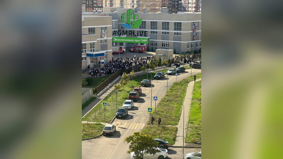 В Краснодаре эвакуировали 700 человек из-за пожара в школе на Гидрострое