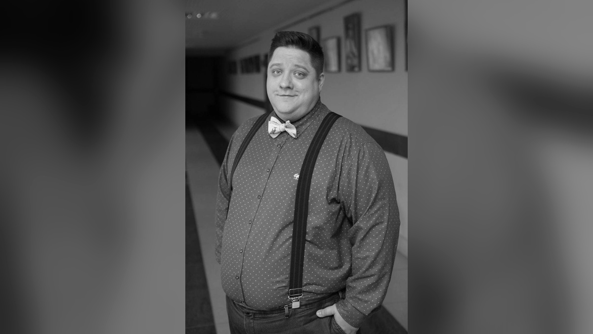 Звезду «Полицейского с Рублевки» Романа Попова похоронят в Москве