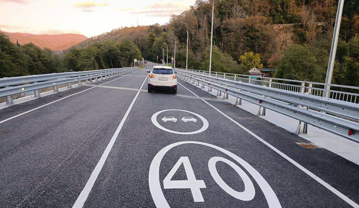 На трассе Джубга — Сочи завершили ремонт моста через реку Чемитоквадже