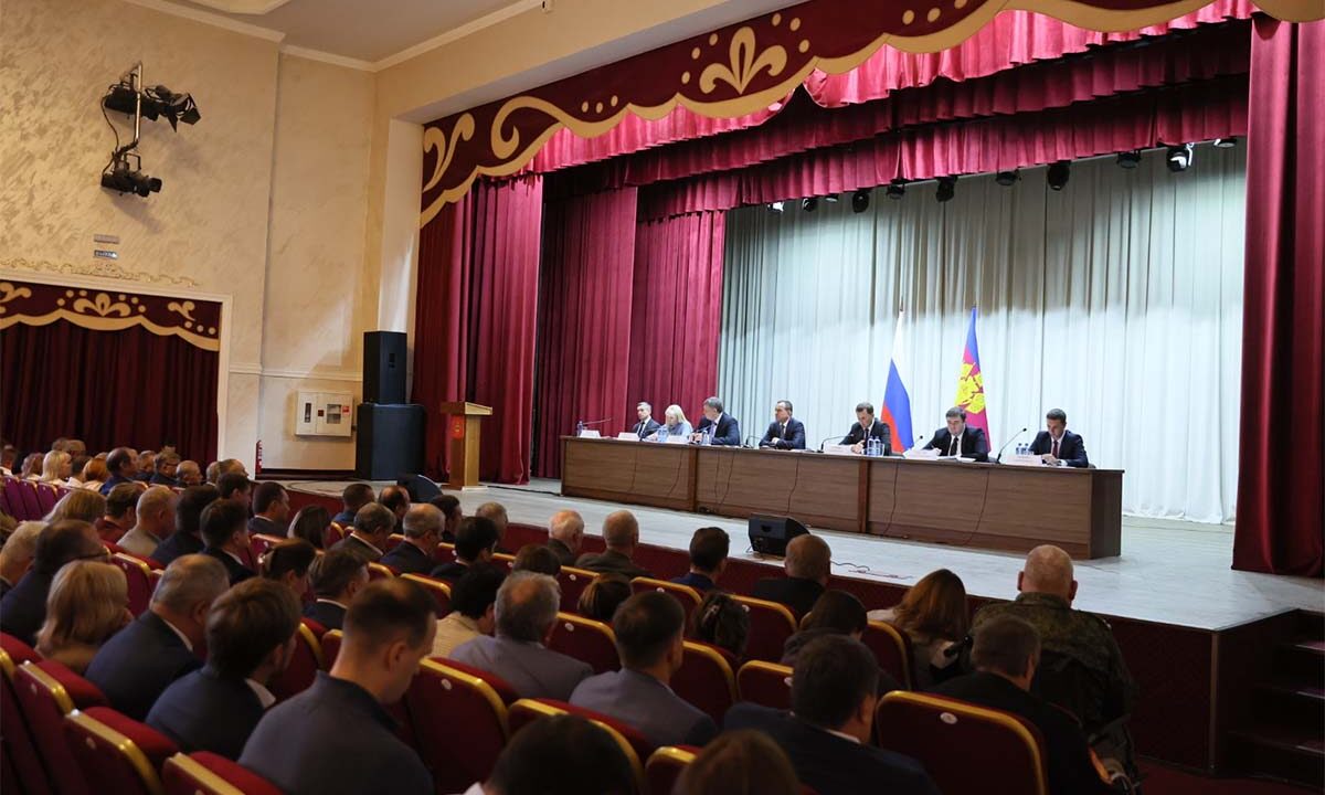 Кондратьев поручил решить вопрос с общественным транспортом в Староминской