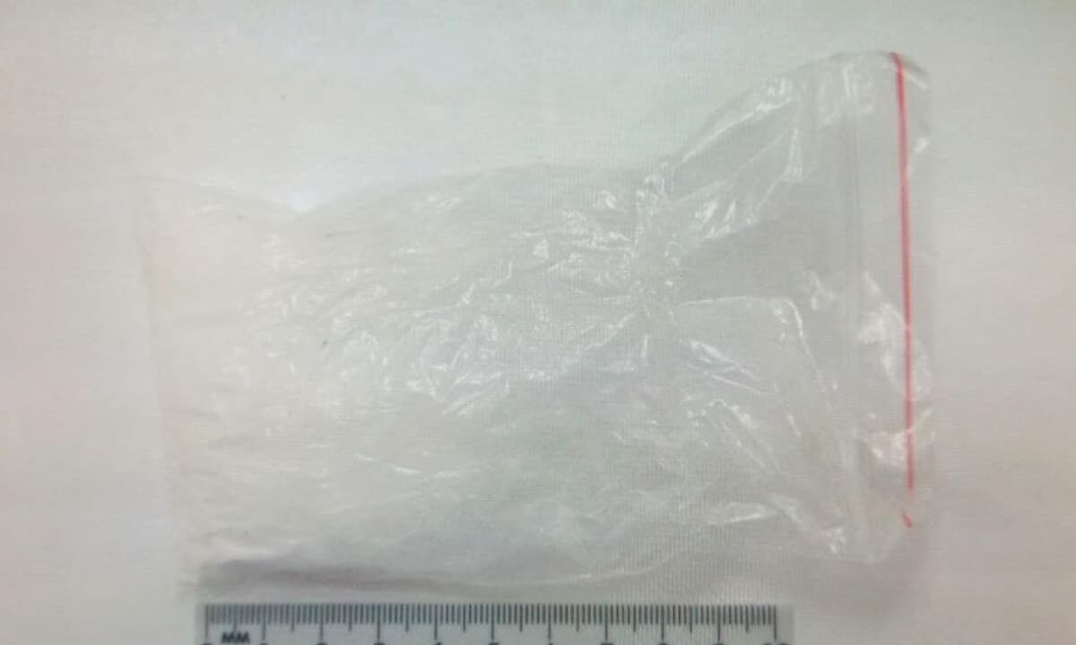 В Сочи москвичка пыталась спрятать от полиции кокаин, ей грозит до 10 лет