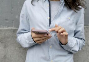 В России онлайн-сервисам запретят списывать деньги за подписку с отвязанных карт