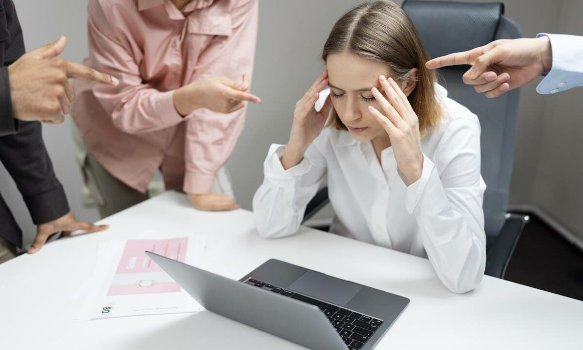 В РФ предложили ввести компенсации за вынужденное увольнение «по собственному»