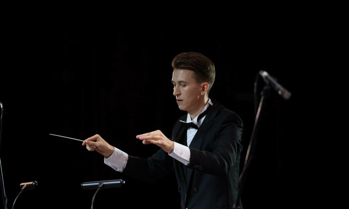 Дирижер из Краснодарского края победил в международном конкурсе народной песни