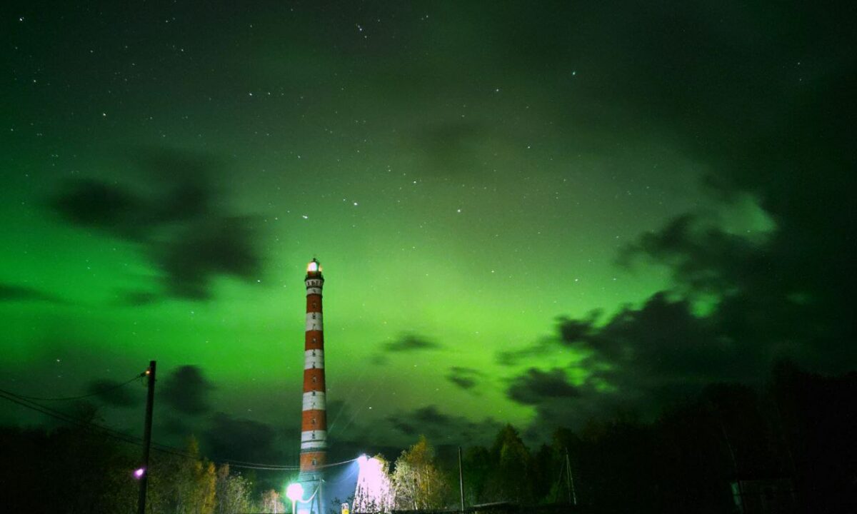 Полярное сияние наблюдали в выходные жители регионов России