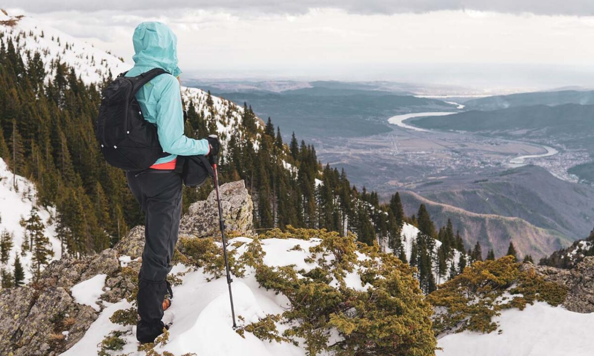 Собираемся в горы зимой: обязательный набор туриста в холода