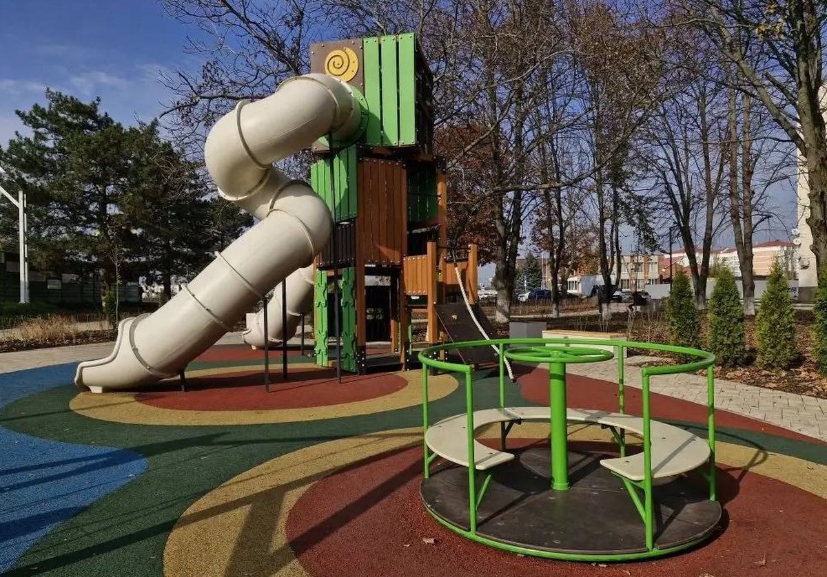 Зеленую зону благоустроили по нацпроекту в станице Динской