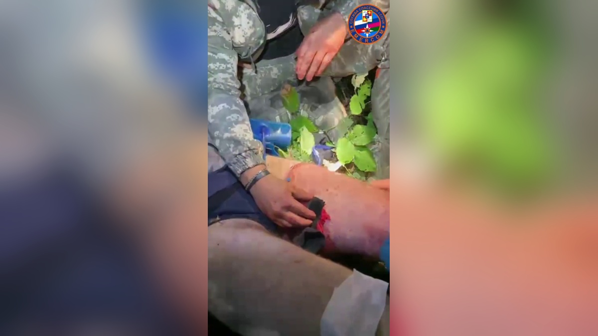 Мужчину с сильным кровотечением спасатели вынесли из леса в Сочи