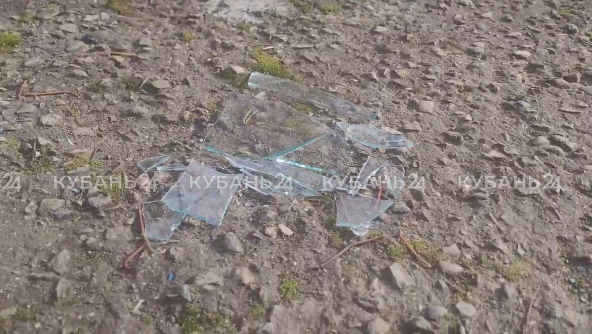 Обломки БПЛА повредили 17 жилых домов и два магазина в Северском районе