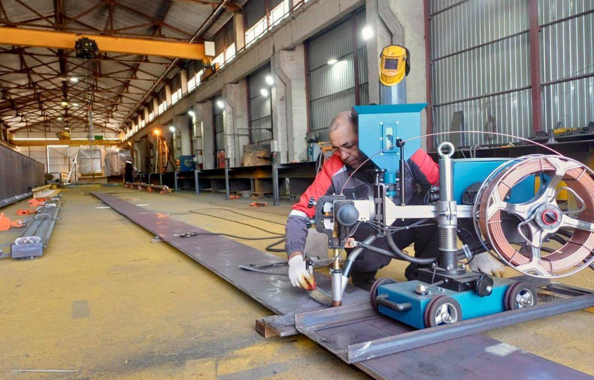 Краснодарский завод по нацпроекту ускорил изготовление балок для опорных кранов