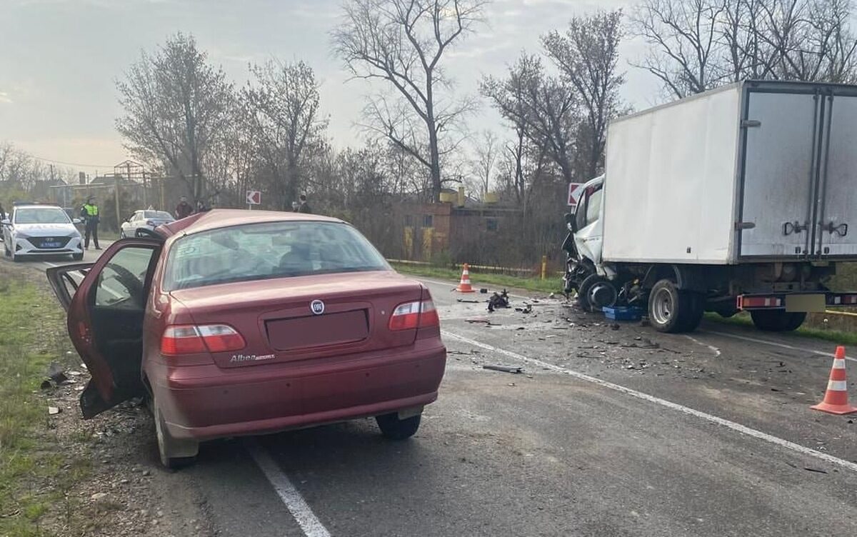 Пенсионер из Краснодарского края погиб в ДТП с грузовой «Газелью» в Адыгее